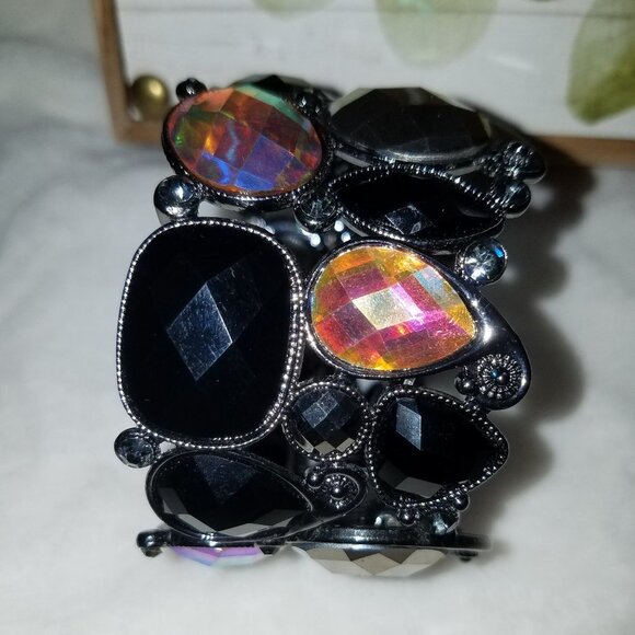 Free with $15 purchase 8" Stretchy black multi color bracelet plastic - Picture 1 of 4